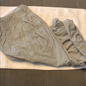 Caslon capris